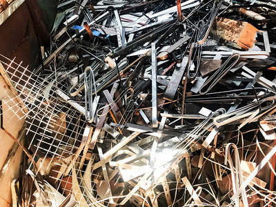 钢废料金属堆积物不锈的钢垃圾图片