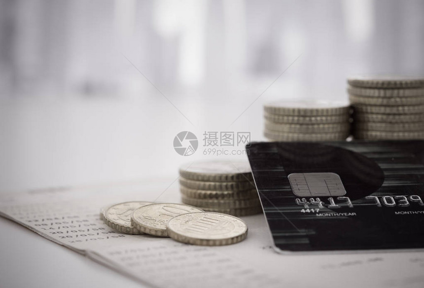 银行存有硬币的信用卡金融金融信贷等图片