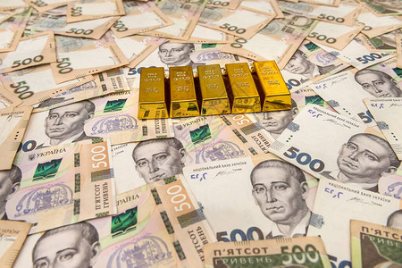 500uah乌克兰钱与黄金保存概念图片