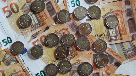 欧元硬币和50欧图片