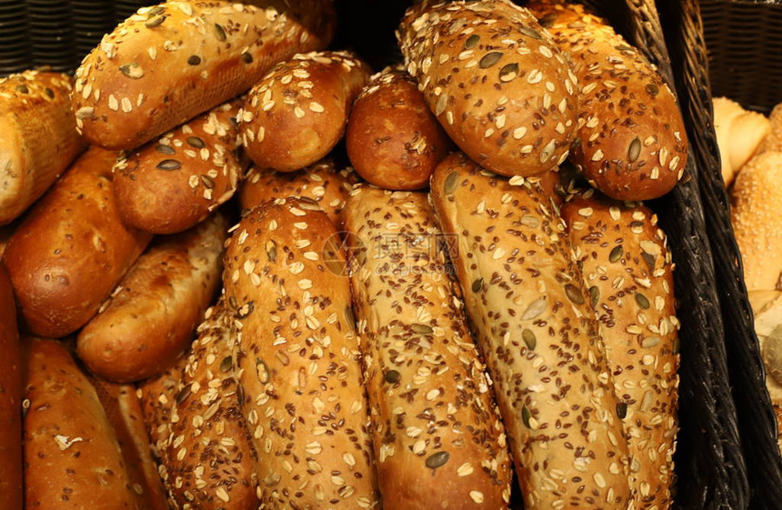 以色列一家大商店出售的面包和面包图片