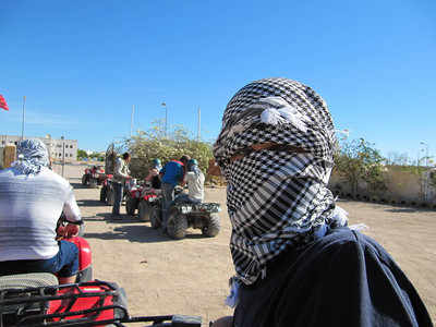 巴勒斯坦keffiyeh是一条不分别的黑白围巾图片