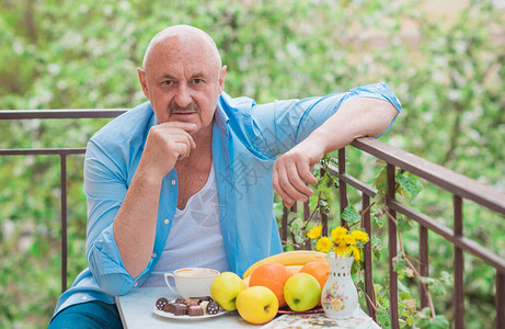 老年男子的生活方式退休6图片