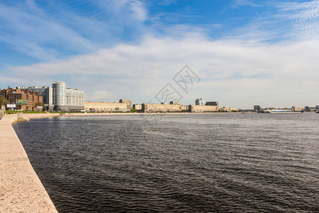 圣彼得堡Neva河的Sverdlovs图片