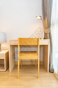 房间的木桌和椅子装饰内部图片