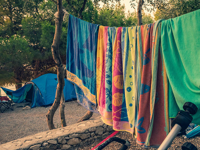 在营地过夜旅行帐篷洗衣机图片
