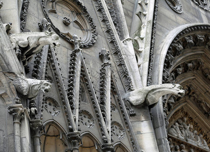 巴黎法国圣母大教堂的详情雕像叫玛歌伊Gar图片