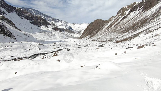 山雪山谷和风景图片