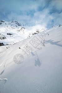奥地利阿尔卑斯山的滑雪度假胜地SkiA图片