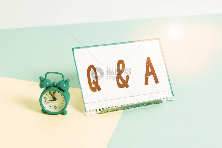 文字书写文本Q和A商业照片展示定义为被问和回答的问题迷你尺寸闹钟图片