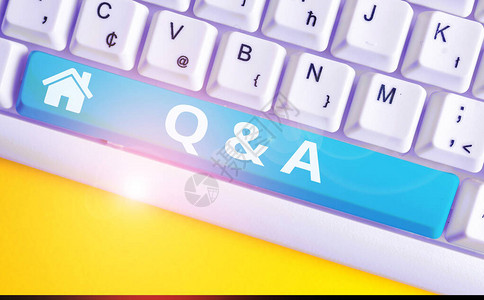 显示Q和A的文本符号商业照片展示定义为被问和回答的问题白色pc键盘图片