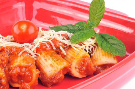 加番茄酱的罐内罗尼菜近身贴图片