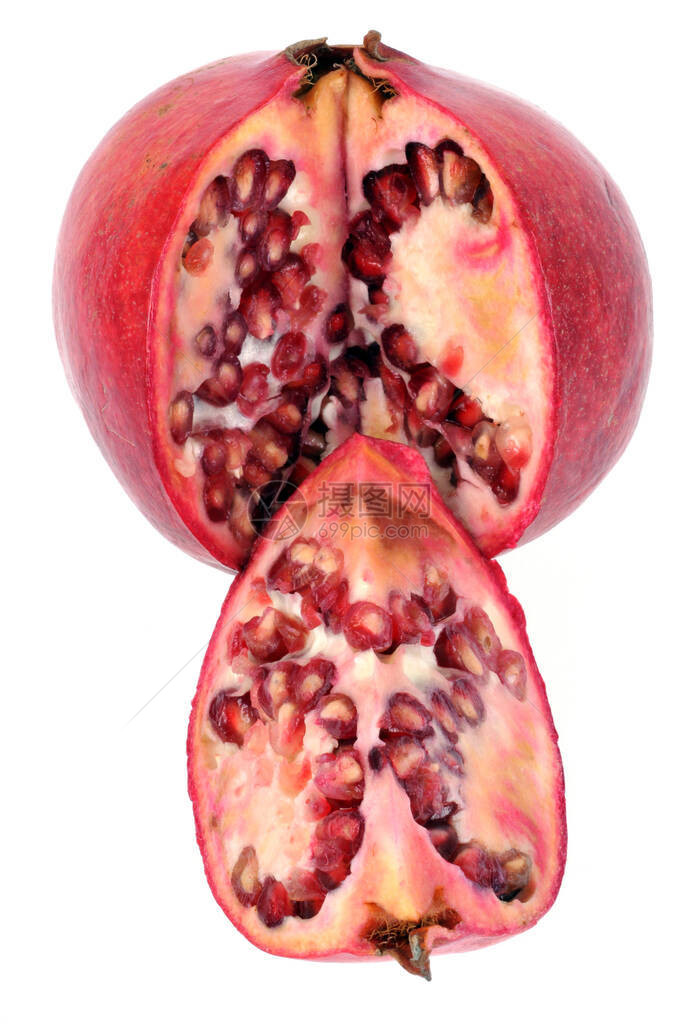 石榴切在白色背景上关闭图片