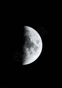 月球第一季度通过我自己的图片