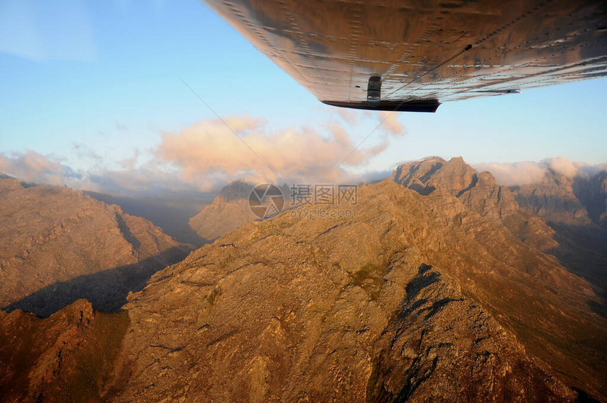 乘坐小飞机越南非斯沃特堡山上图片