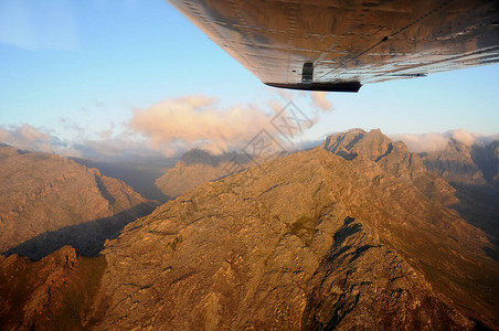 乘坐小飞机越南非斯沃特堡山上图片