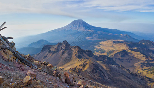 火山爆发图片