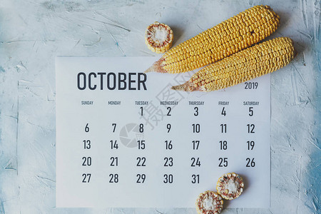立夏时节四处去十月日历秋季概念收割时间对日历和背景