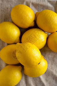 在布上提取黄色有机柠檬图片