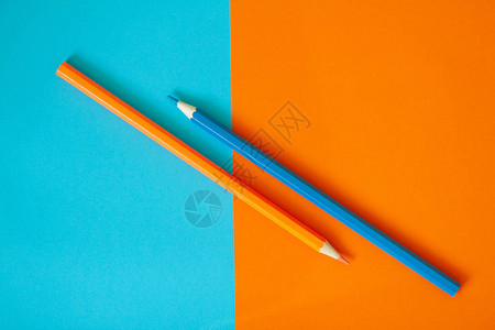 两支铅笔橙色和青色的蓝色图片