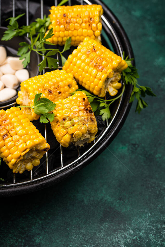 烤玉米烧烤派对的夏季食物图片