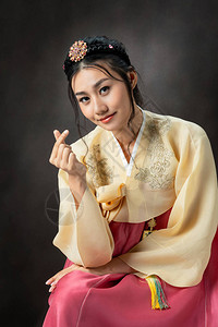 韩国女身着传统Korean服装Hanbok图片