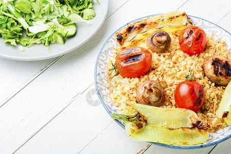 Pilaf东方美食的盘子土耳其图片