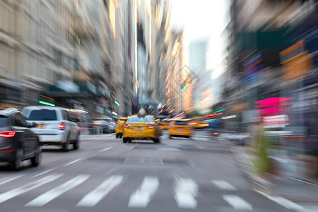 纽约街头的计程车行驶中一连场景图片