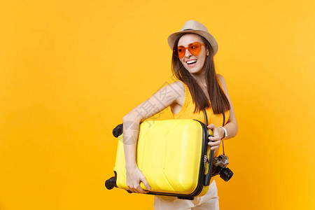 夏季休闲服的旅行者旅游女人背景图片