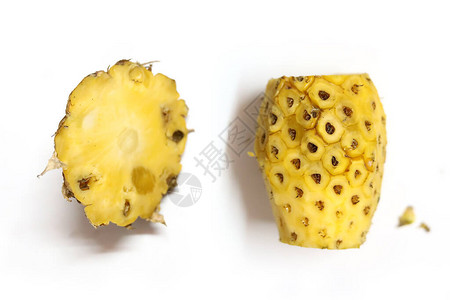 菠萝果片在白菠萝上分离图片