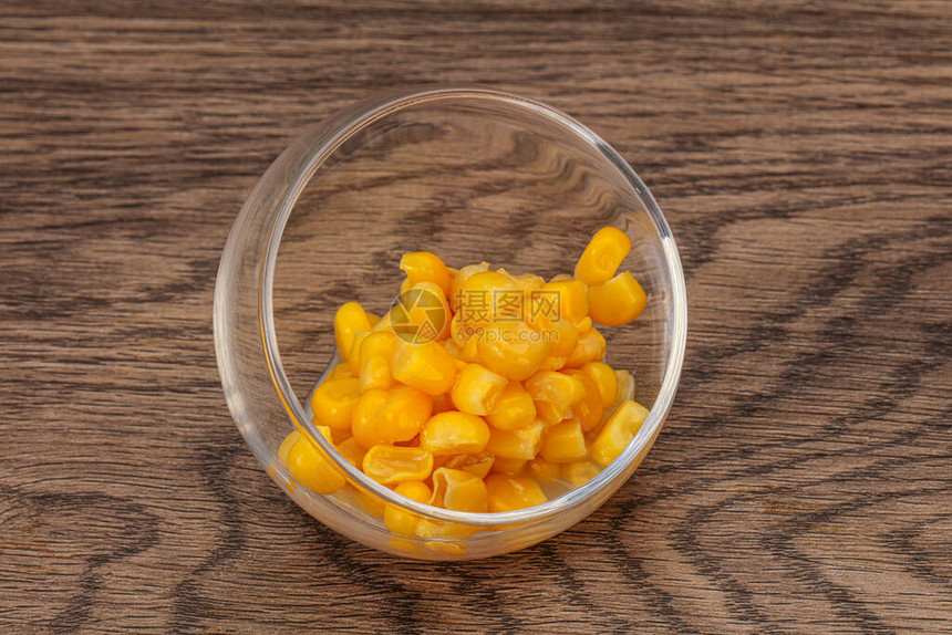 碗里的甜腌玉米种子图片