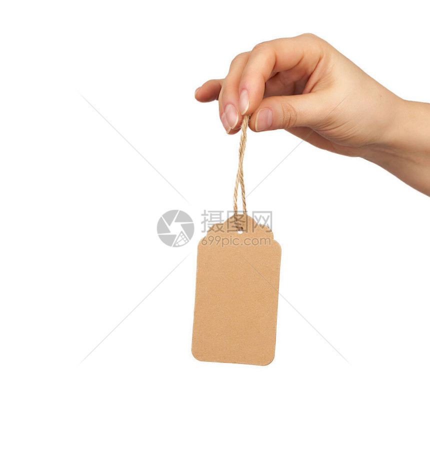 女手握着一根绳子上的棕色手纸的牌价格标签图片