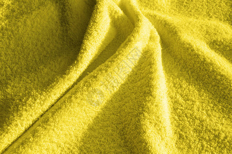 黄色蓬松特里毛巾图片