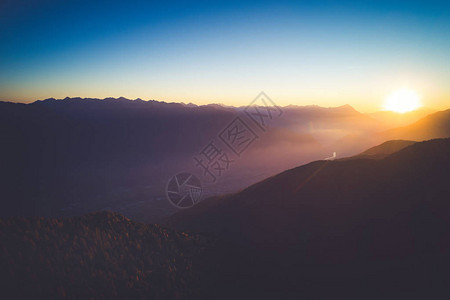 Valtellina的日落图片