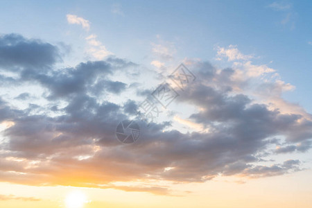 夕阳西下的云图片
