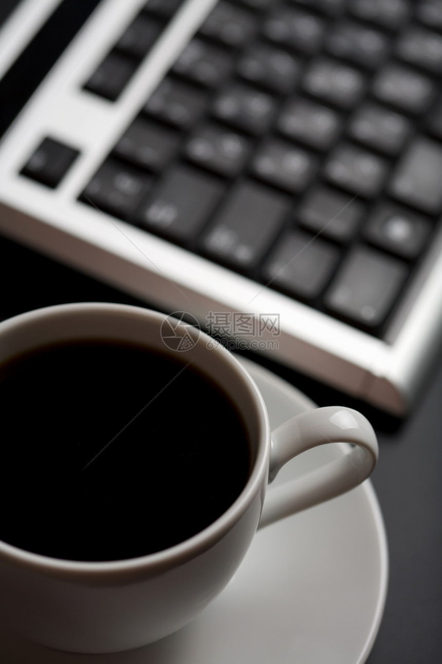 咖啡和键盘杯图片