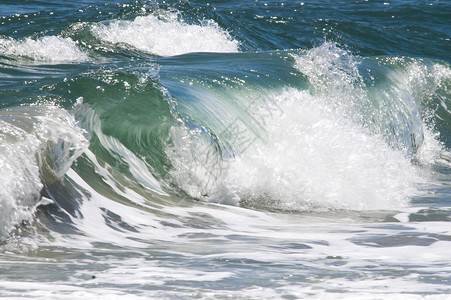海洋的海水冲击波图片