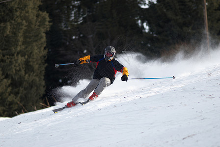 急转弯滑雪比赛图片