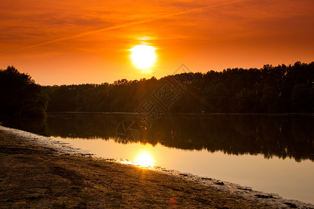 日落湖图片
