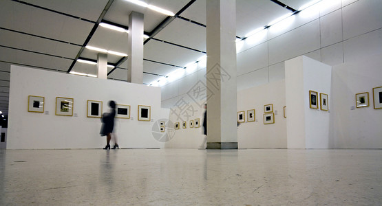 空荡的现代展览室内图片