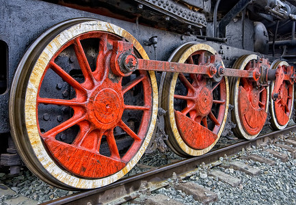 肮脏的旧蒸汽机车轮图片