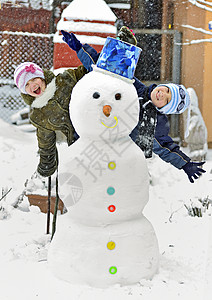 雪人和孩子图片