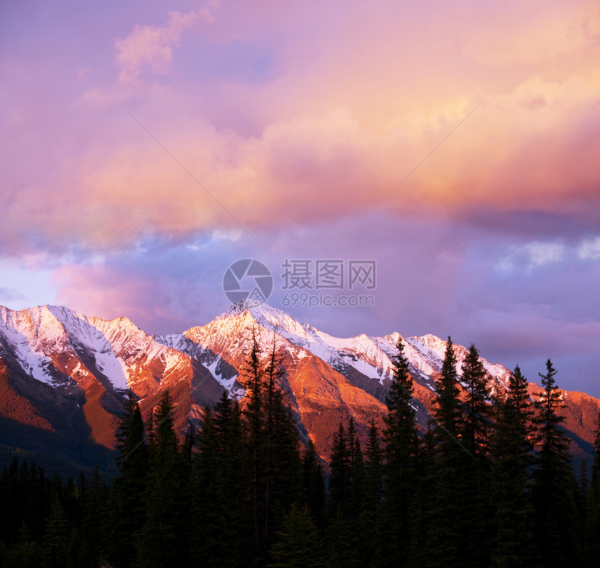 加拿大山脉图片