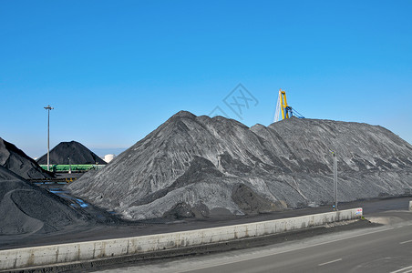 煤炭工业设施中的大量cal图片