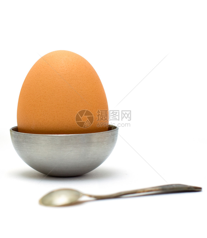 早餐用棕色鸡蛋在白色背景下被隔离图片