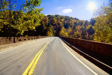 肯塔基州坎伯兰河上的桥图片