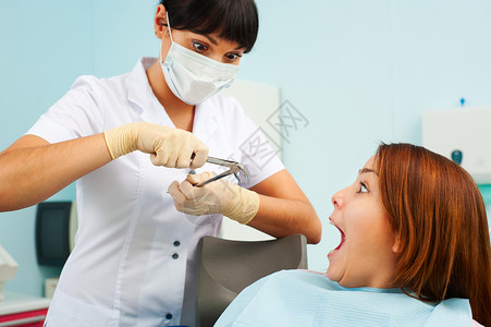 牙医办公室医生和惊吓病图片