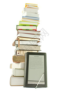 白色背景的高堆书本和电子书籍阅读器背景图片