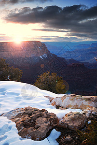 冬天大峡谷日出雪和阴图片
