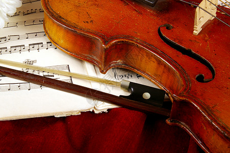 小提琴是非常古老的乐器背景图片